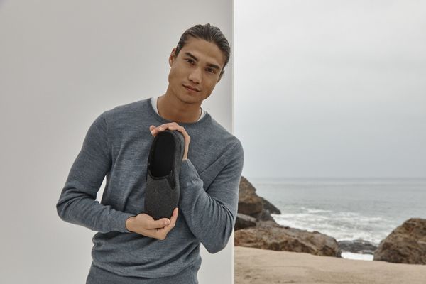Vionic Unwind Men's Comfortable and Supportive Clog Slipper - Black Fabric - 0014-med